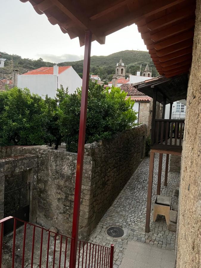 Casa Da Vila - Apartamento Duplex Alpedrinha Bagian luar foto